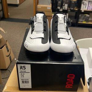 Kids Black and White Cycling Shoes